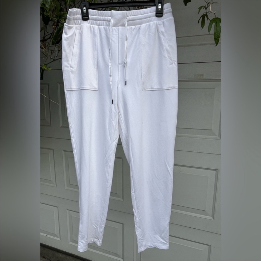 Women's Talbots white joggers pull on pants M
